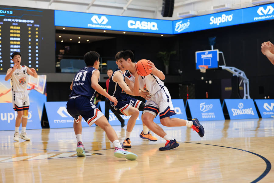 为何一场少年篮球赛能吸引巴特尔的关注?上海队问鼎斯伯丁青少年篮球总决赛