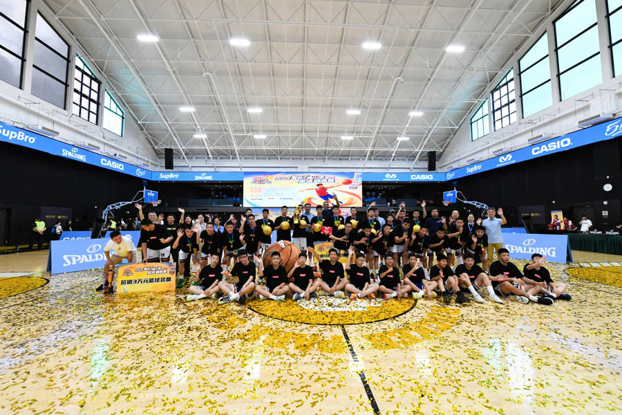 为何一场少年篮球赛能吸引巴特尔的关注?上海队问鼎斯伯丁青少年篮球总决赛