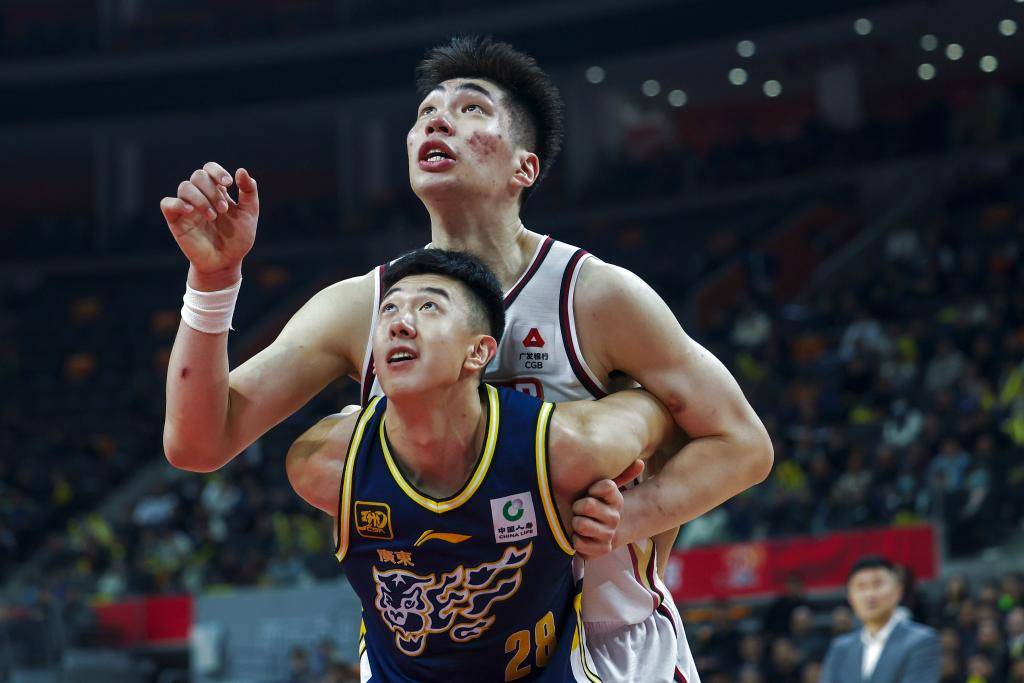 新华社专访余嘉豪：从CBA到西甲 为梦想再出发