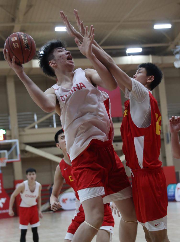 新华社专访余嘉豪：从CBA到西甲 为梦想再出发