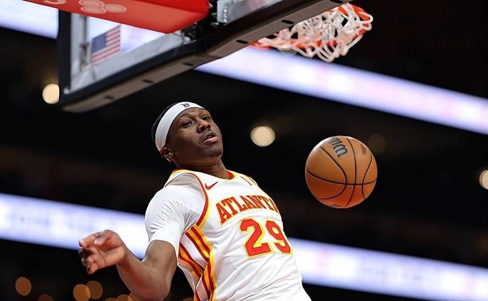 萨克拉门托国王签下三份双向合同，队内名额已满