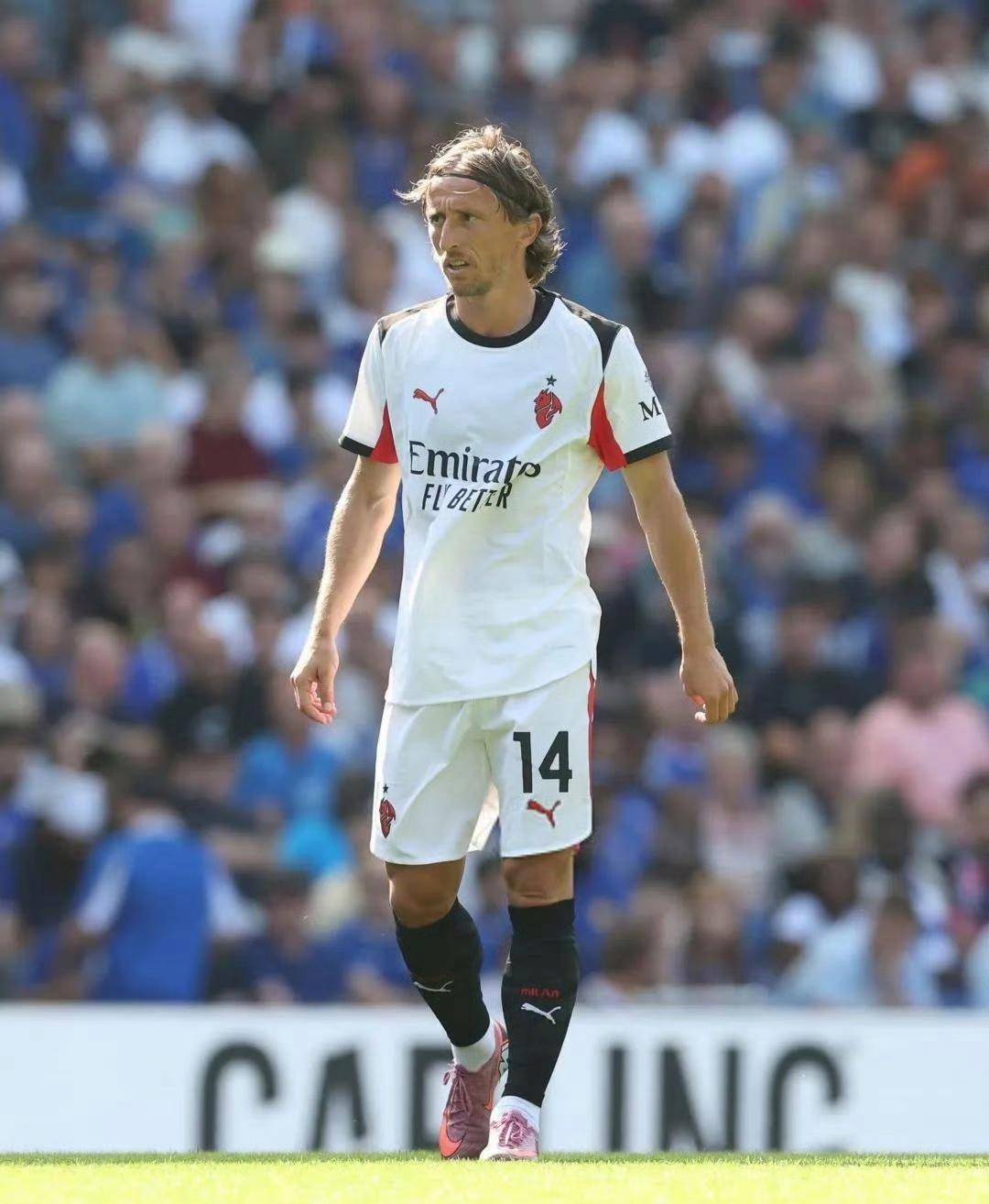 打晕送走？诺丁汉森林欲3000万欧报价穆萨，那不勒斯加入争夺