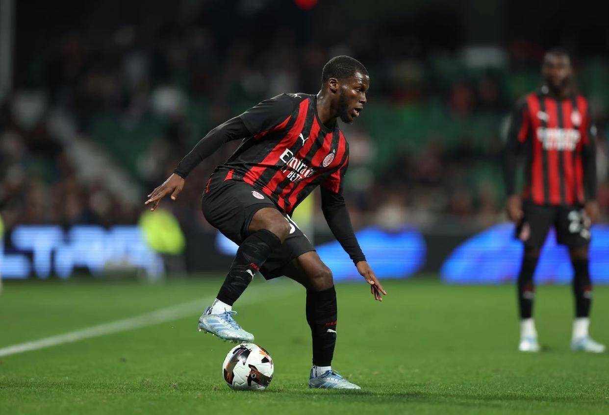 打晕送走？诺丁汉森林欲3000万欧报价穆萨，那不勒斯加入争夺