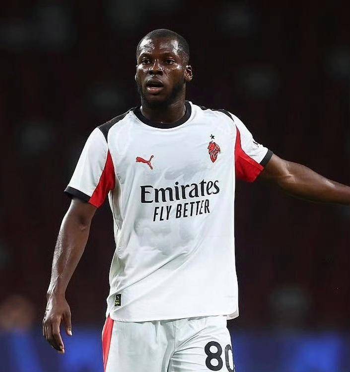 打晕送走？诺丁汉森林欲3000万欧报价穆萨，那不勒斯加入争夺