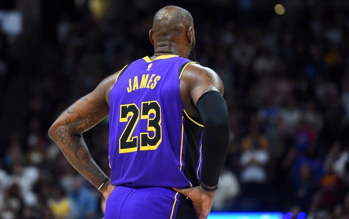 九游体育官网蒂格：詹姆斯更喜欢精彩传球，而不是浪射！