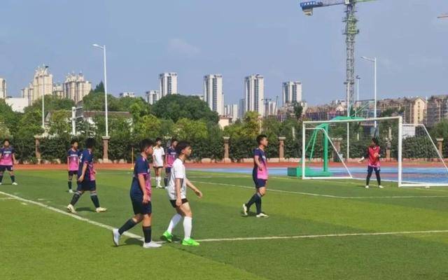 安庆市外国语学校学子在省市体育赛事中获佳绩