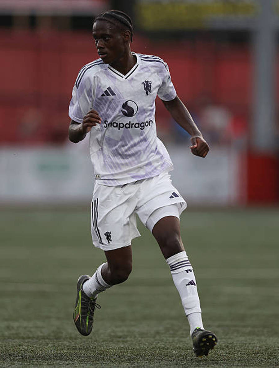 曼联出租小妖向奥纳纳下战书，未来要当曼联主力！曝切赫助其发展