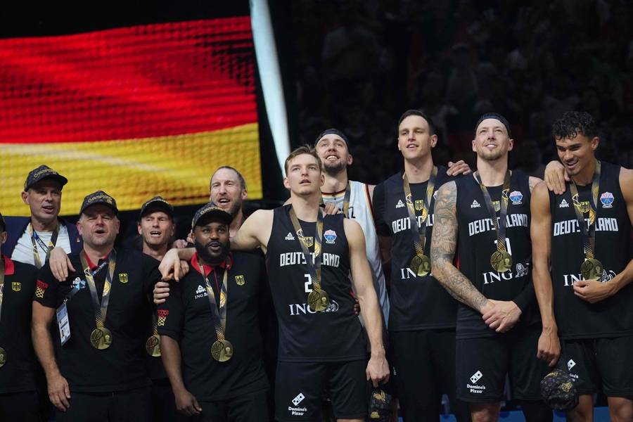 男篮欧锦赛｜德国队“黄金一代”无人能挡，欧洲篮坛迎来新王朝