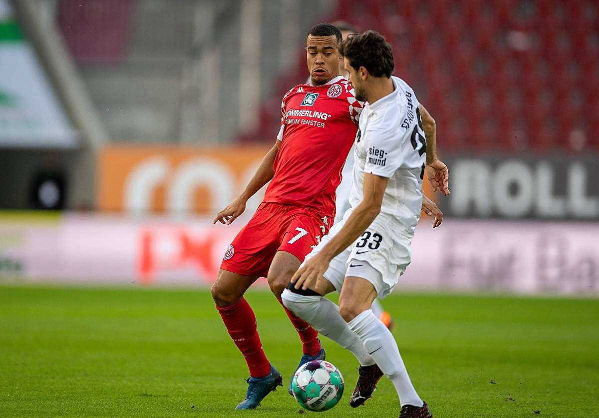 九游体育网址沃尔夫斯堡主场表现不佳，美因茨周中欧会杯逆转成功！