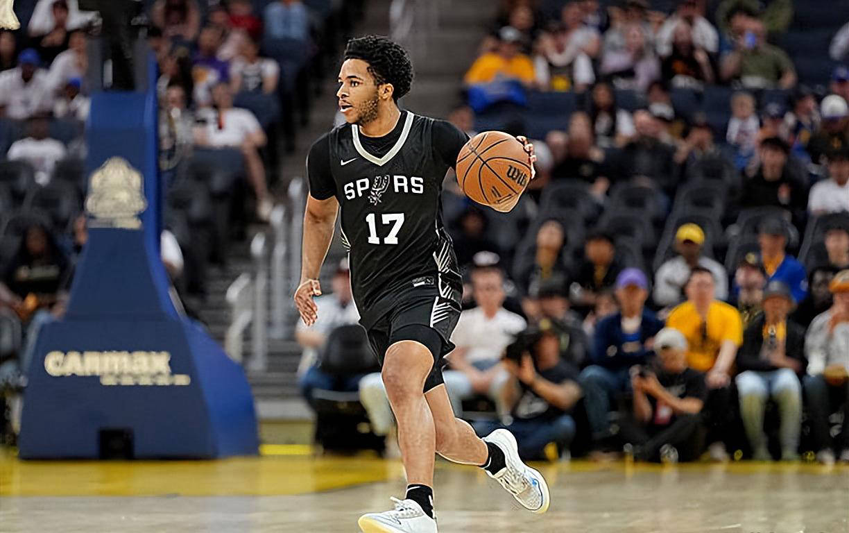 尼尔森被萨克拉门托国王签下，但前景渺茫